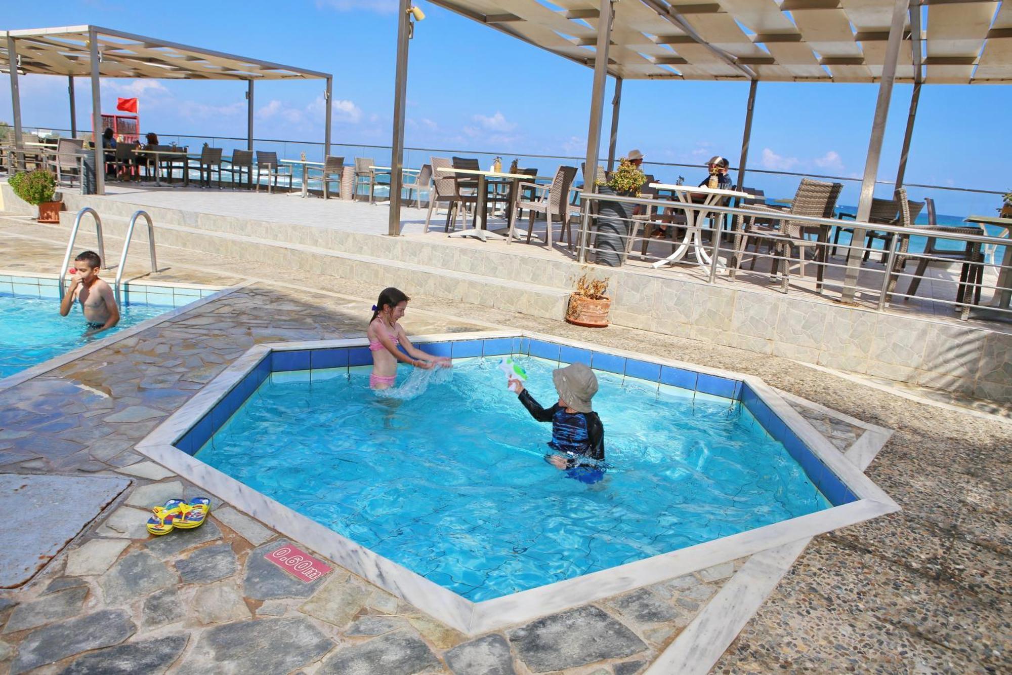 Dedalos Beach Hotel Sfáka Exteriör bild