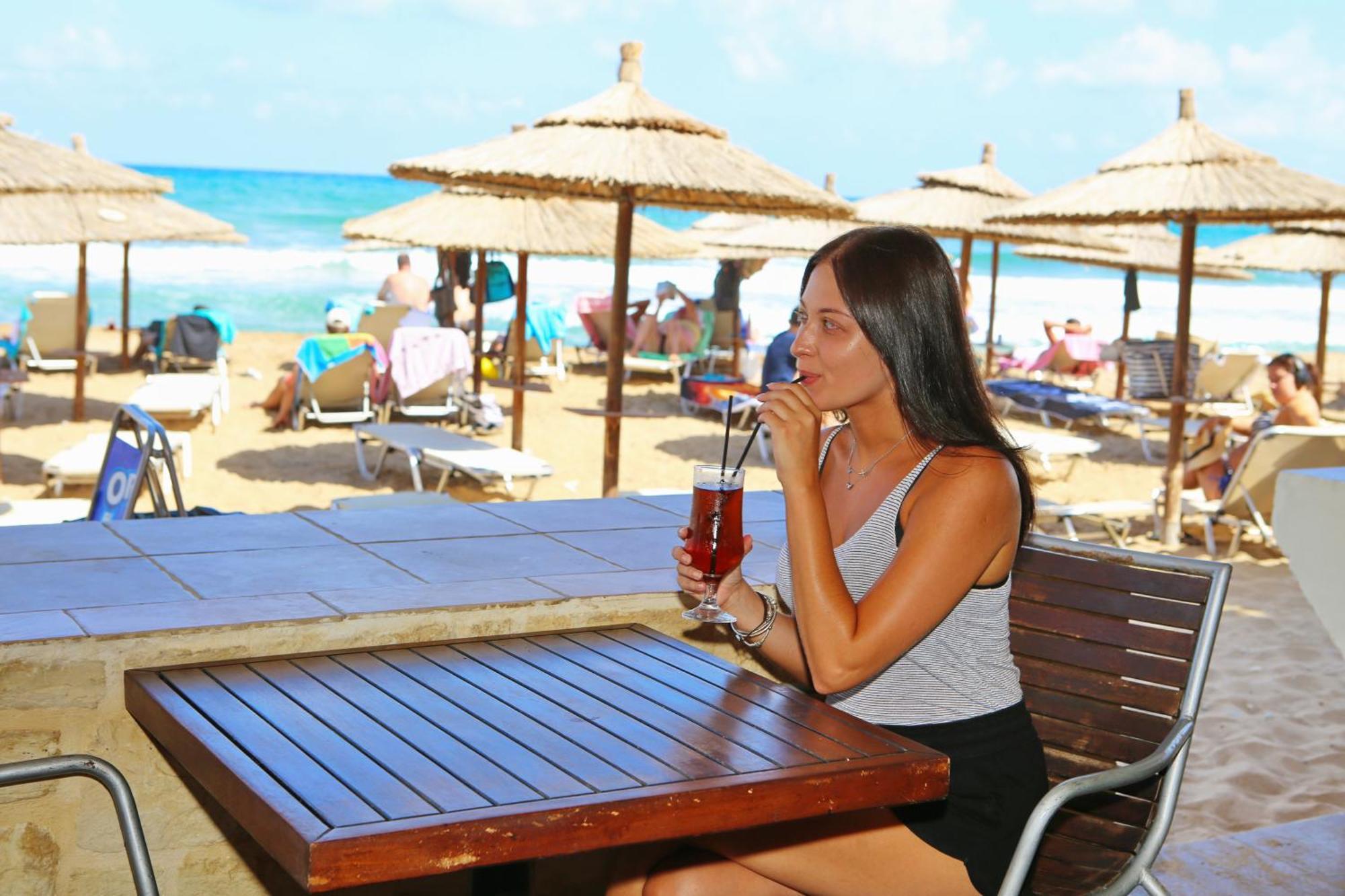 Dedalos Beach Hotel Sfáka Exteriör bild