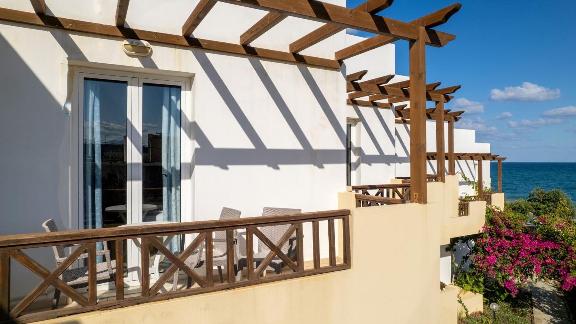Dedalos Beach Hotel Sfáka Exteriör bild
